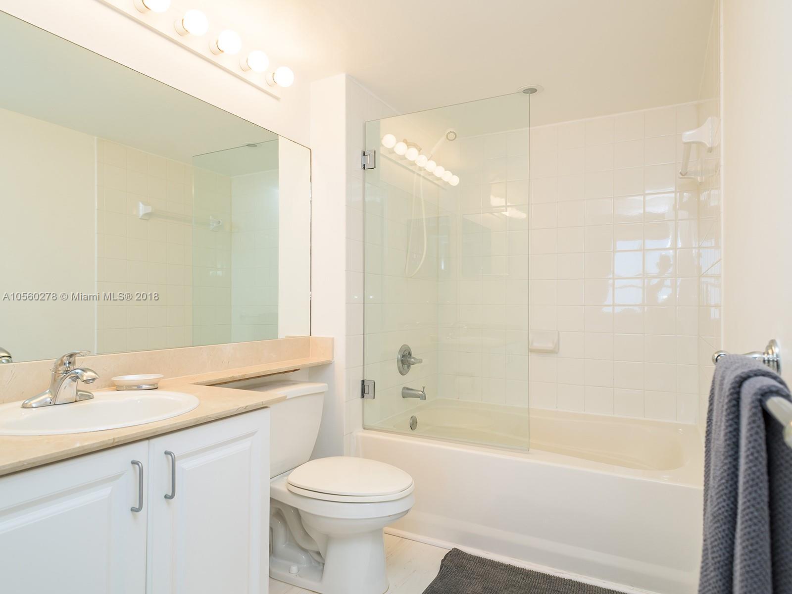 90 Alton Road, Unit 2709 Miami Beach, FL 33139 - Photo 16 of 24 Gallery Image 16