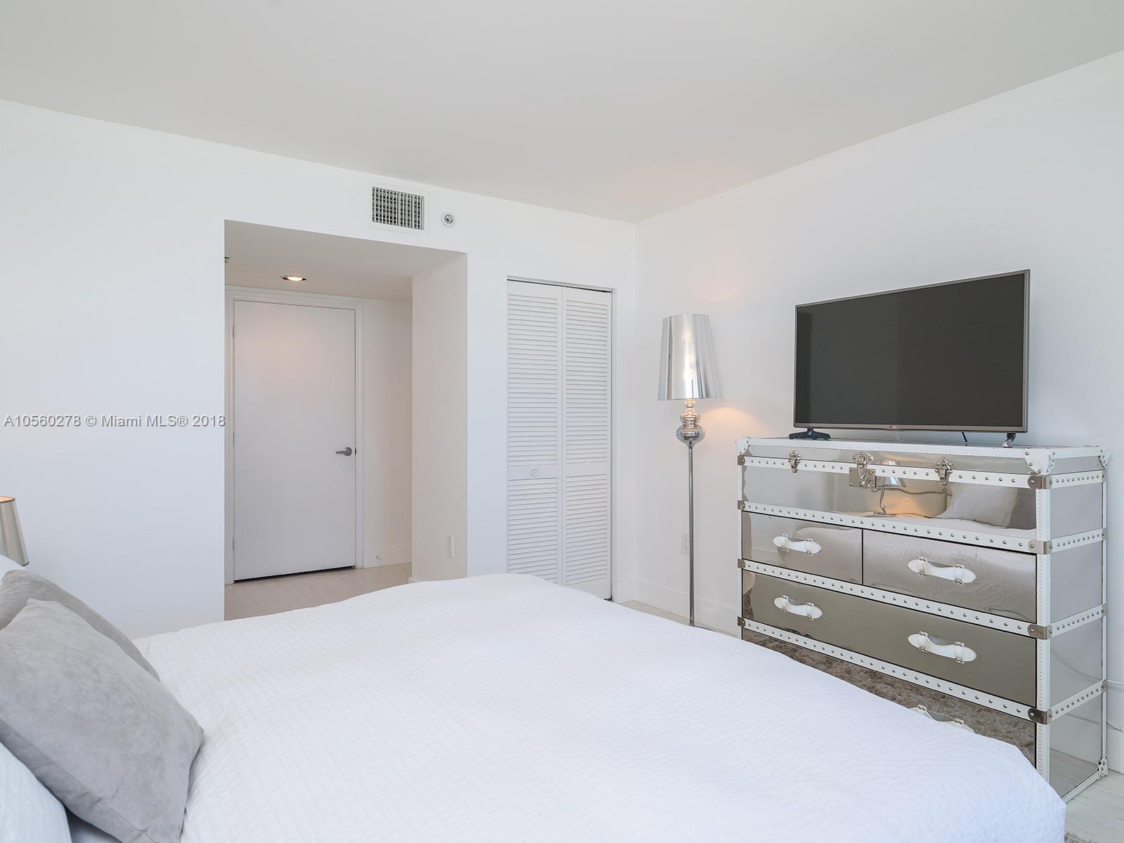 90 Alton Road, Unit 2709 Miami Beach, FL 33139 - Photo 20 of 24 Gallery Image 20