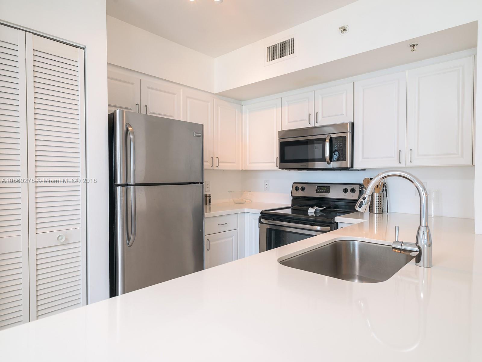 90 Alton Road, Unit 2709 Miami Beach, FL 33139 - Photo 9 of 24 Gallery Image 9