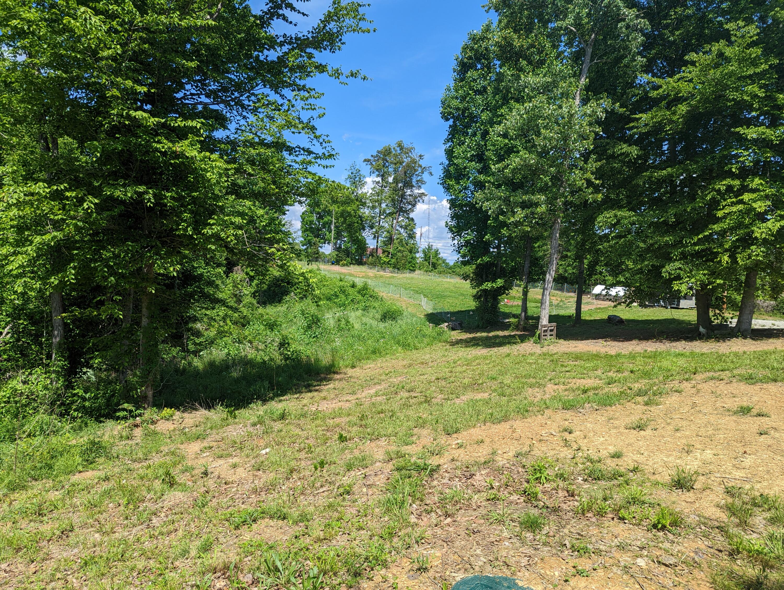98 Hemlock Subdivision Road Williamsburg, KY 40769 - Photo 2 of 31 PXL_20220515_190818119