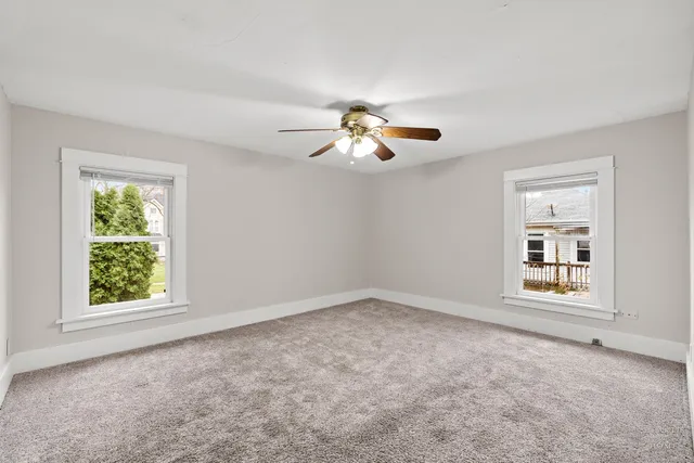 $2,000 | 415 Dean Street, Unit 1, Woodstock, IL 60098