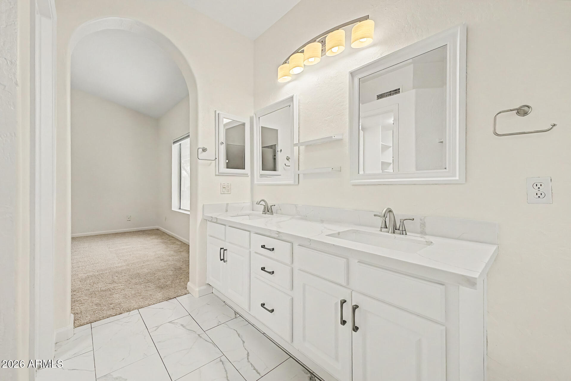 655 West Silver Creek Road Gilbert, AZ 85233 - Photo 22 of 40 22 Silver Creek