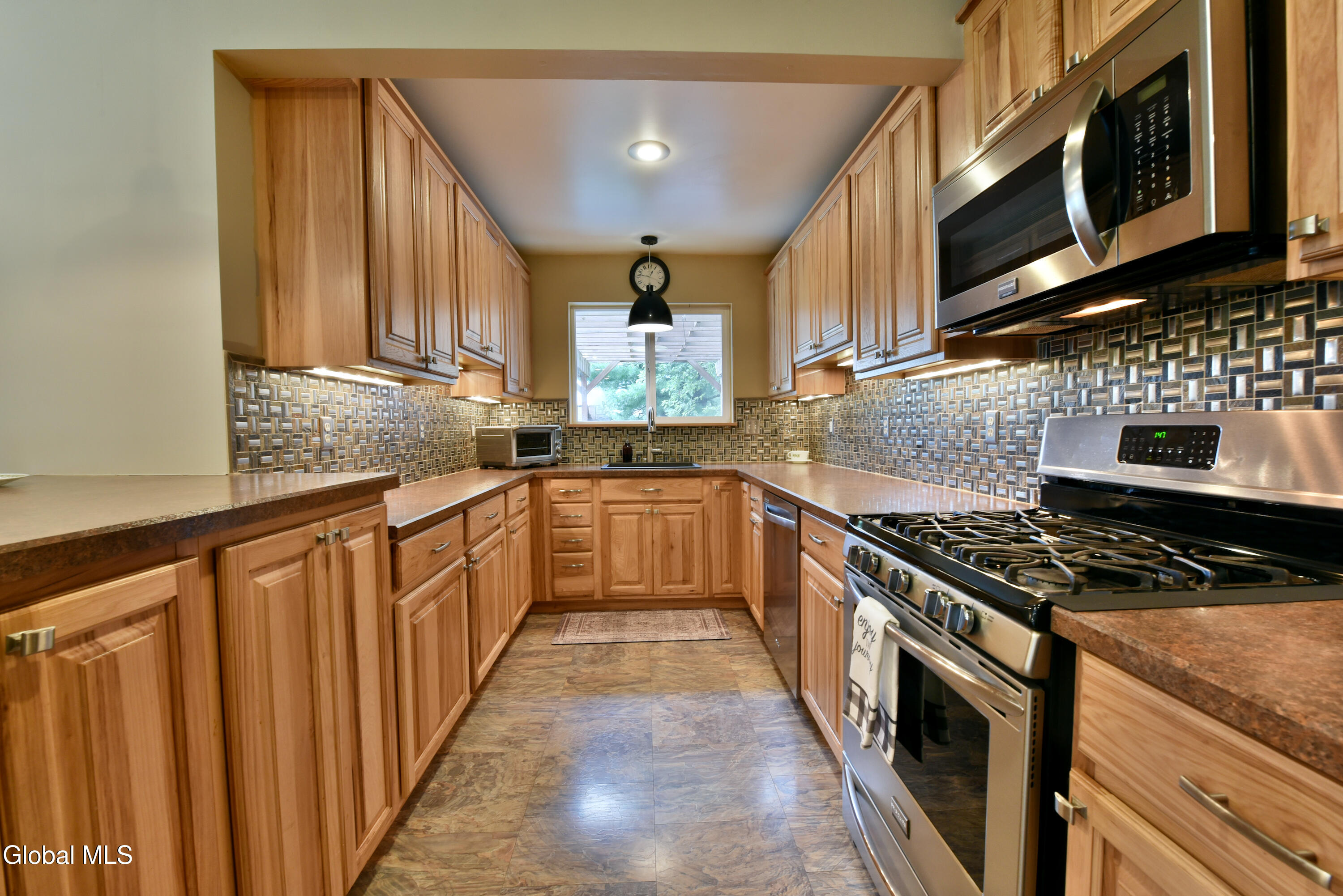 87 Lasher Road Bethlehem, NY 12158 - Photo 15 of 52 14