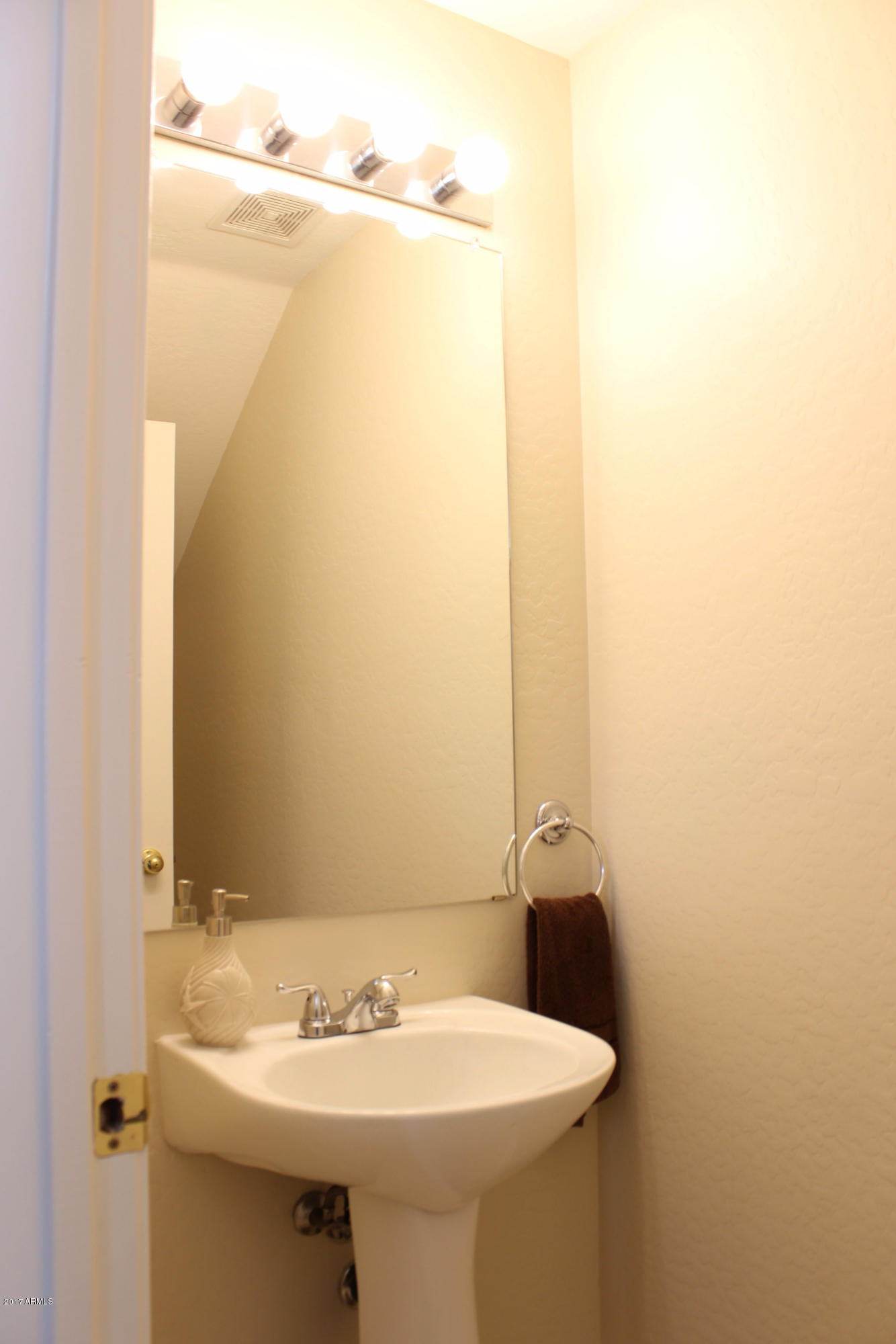 16249 West Hearn Road Surprise, AZ 85379 - Photo 29 of 42 27