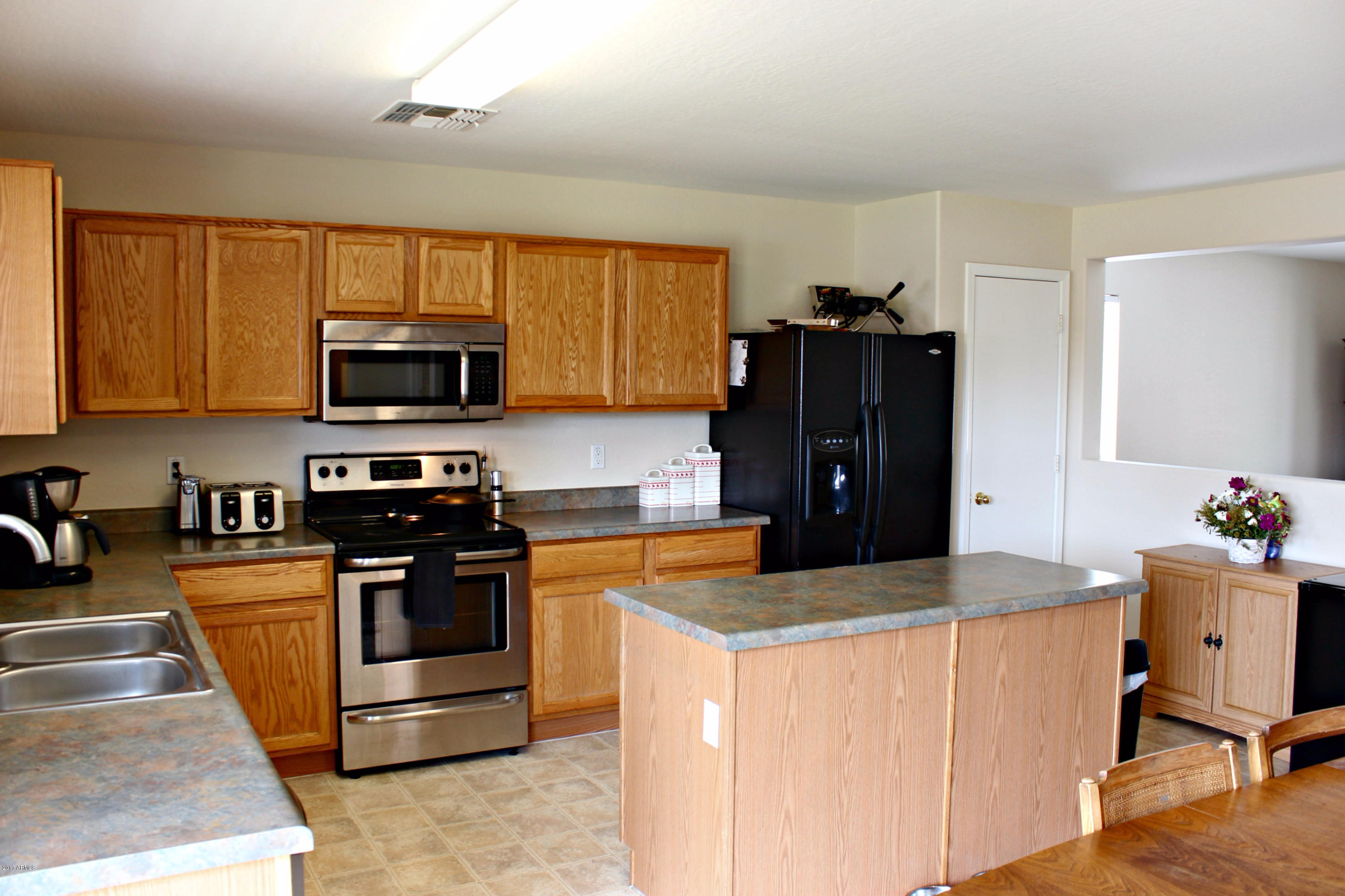 16249 West Hearn Road Surprise, AZ 85379 - Photo 10 of 42 10