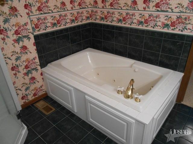 4535 Thompson Road Fort Wayne, IN 46816 - Photo 19 of 30