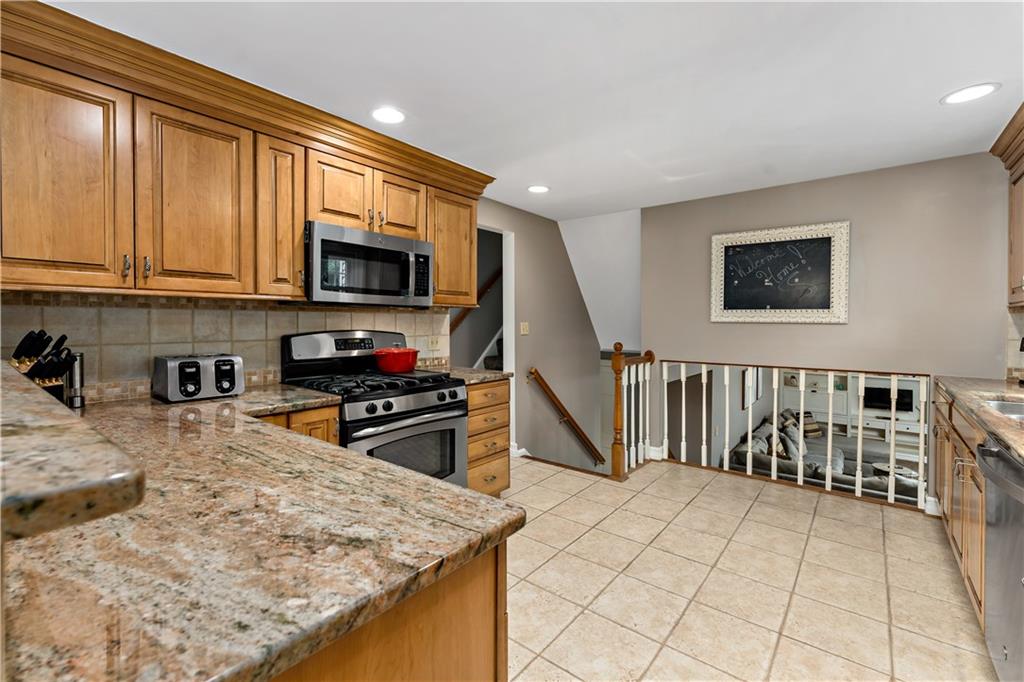 2381 Harrow Road Pittsburgh, PA 15241 - Photo 12 of 35 Gallery Image 12