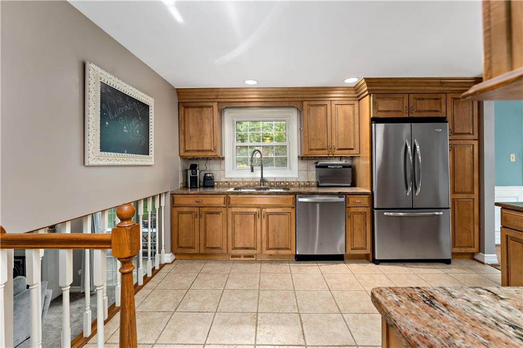 2381 Harrow Road Pittsburgh, PA 15241 - Photo 9 of 35 Gallery Image 9