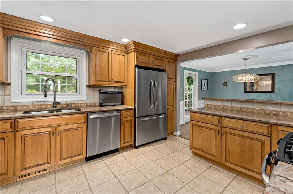 2381 Harrow Road Pittsburgh, PA 15241 - Photo 10 of 35 Gallery Image 10