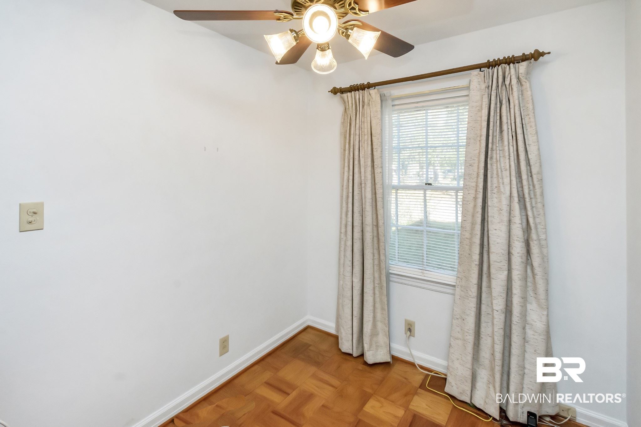 417 Myrtlewood Avenue Mobile, AL 36611 - Photo 4 of 27