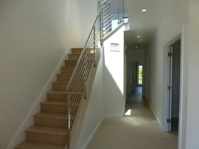 a view of entryway and gallery
