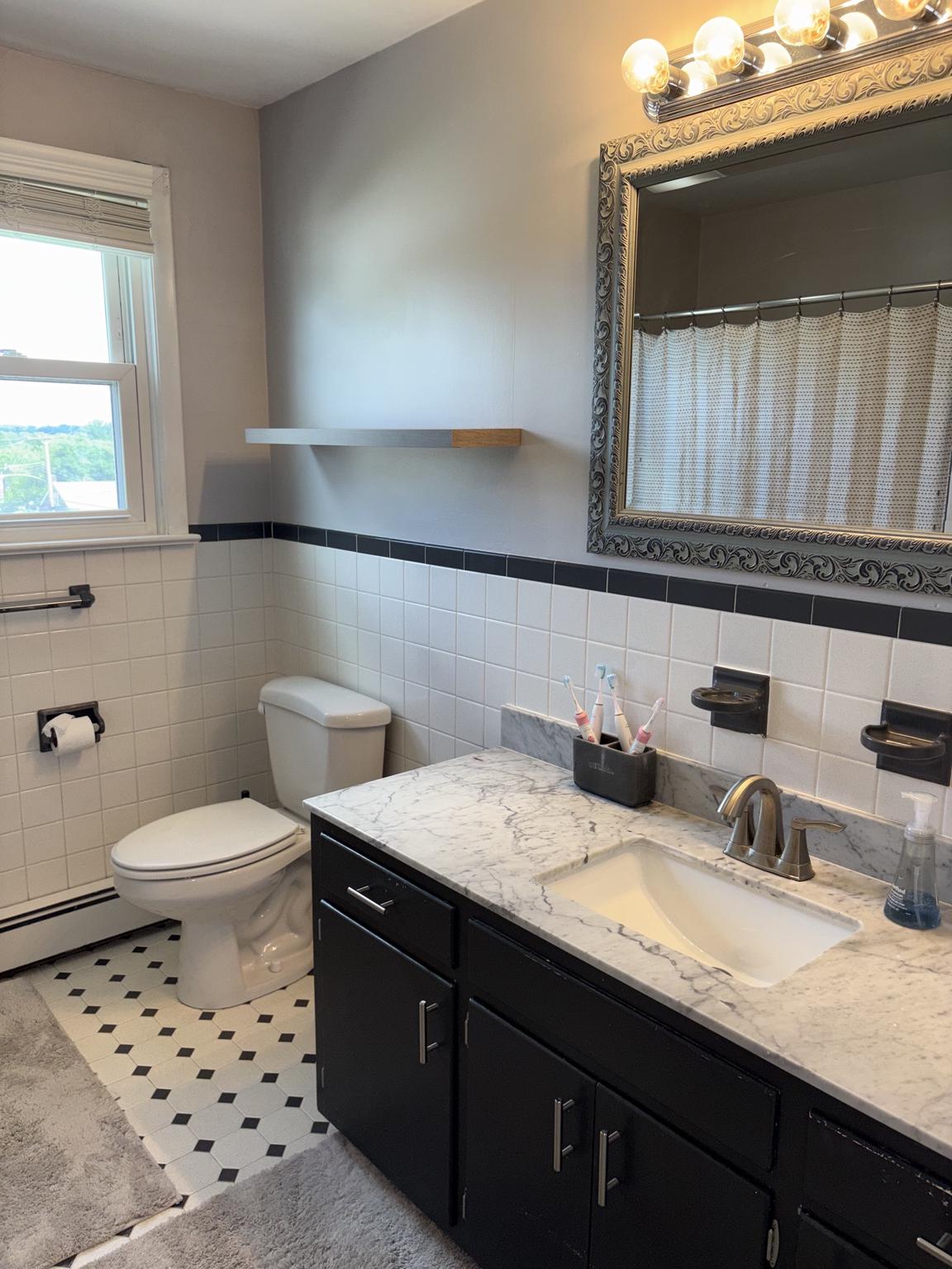 402 Grosstown Road Stowe, PA 19464 - Photo 22 of 37 Main Bathroom