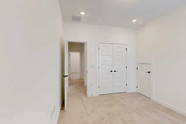 a picture of a bench in room