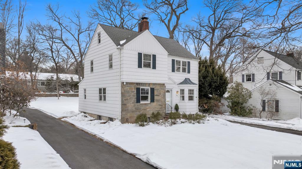 457 Rock Road Glen Rock, NJ 07452 - Photo 3 of 28