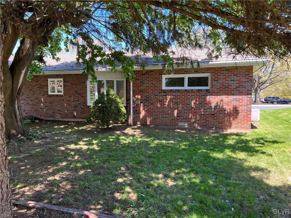 1122 Devonshire Road Allentown, PA 18103 - Photo 6 of 25 Gallery Image 6