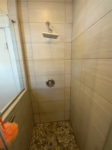 $2,050 | 912 West Melwood Street, Houston, TX 77009