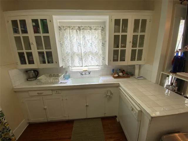 $2,050 | 912 West Melwood Street, Houston, TX 77009