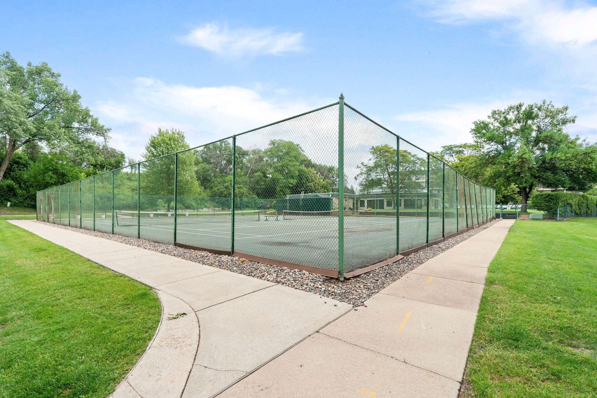 10411 Cedar Lake Road, Unit 419 Minnetonka, MN 55305 - Photo 37 of 58