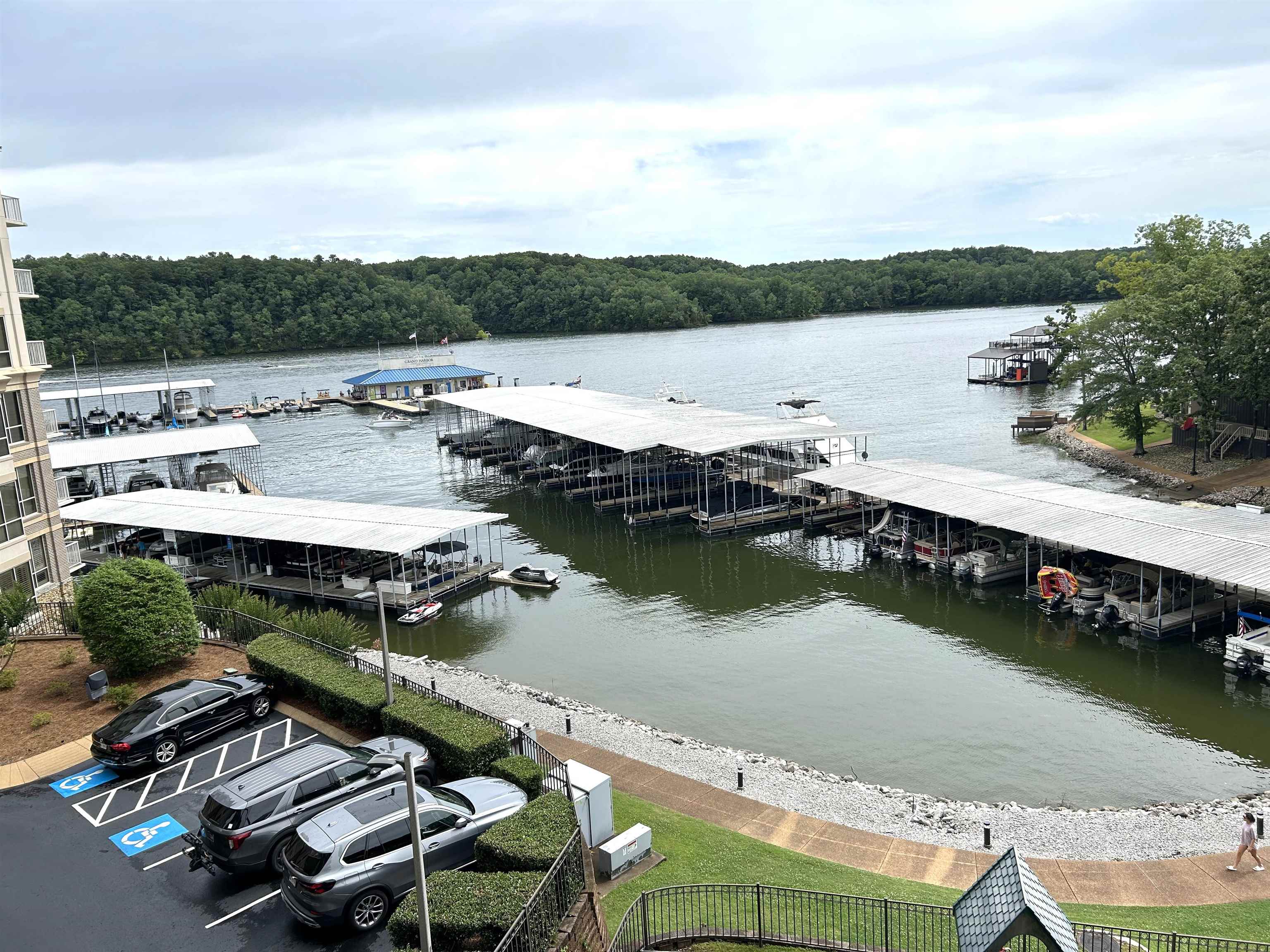 380 Rd Iuka Ms 38852, Unit P 402 Iuka, MS 38852 - Photo 22 of 25 a view of a lake with a mountain