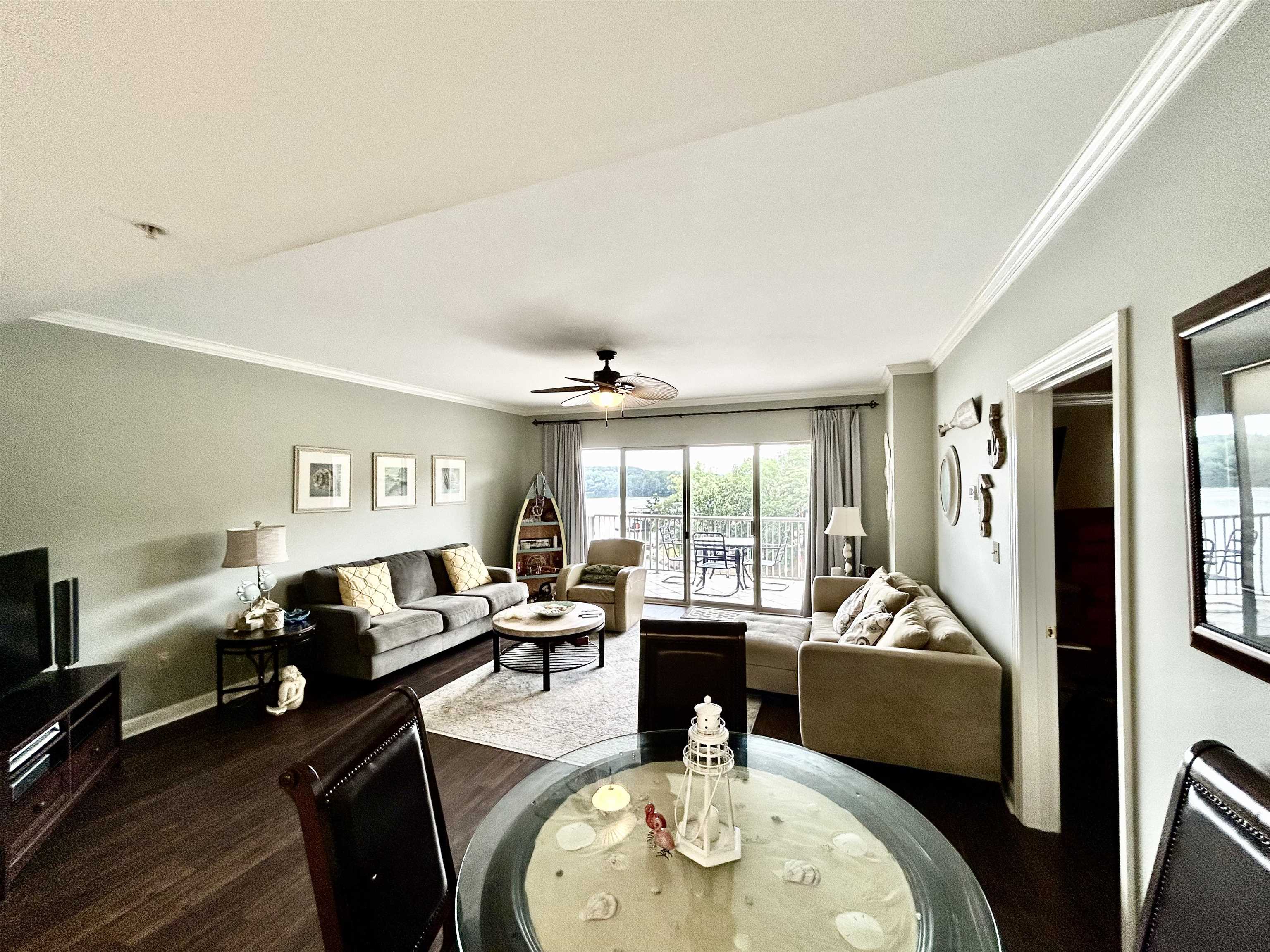 380 Rd Iuka Ms 38852, Unit P 402 Iuka, MS 38852 - Photo 6 of 25 a living room with furniture and a wooden floor