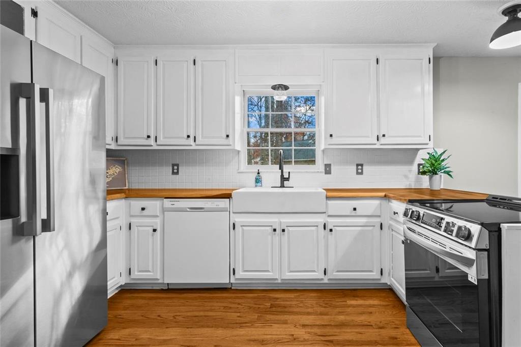 1925 Commonwealth Court Cumming, GA 30041 - Photo 2 of 35