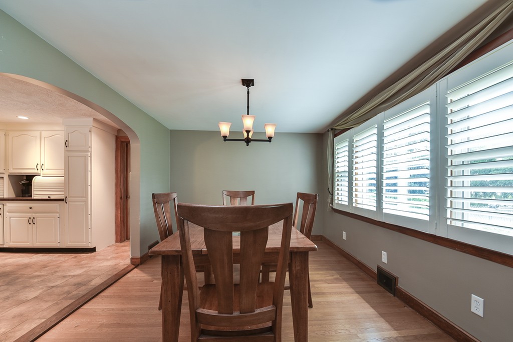 41 Sylvester Road Natick, MA 01760 - Photo 5 of 25 Gallery Image 5