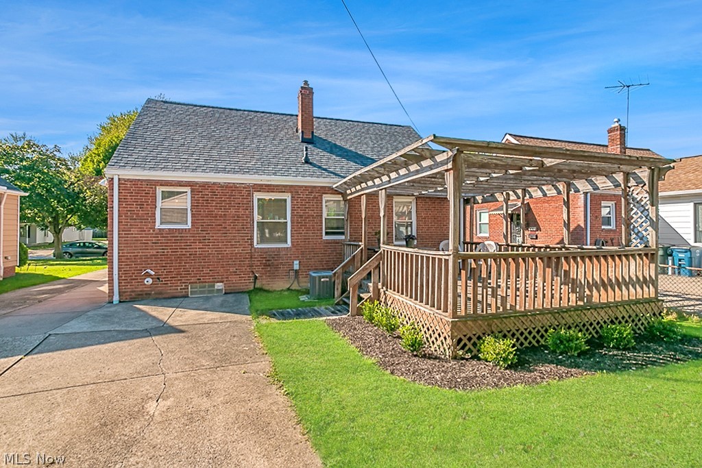 1239 Churchill Road Lyndhurst, OH 44124 - Photo 22 of 27