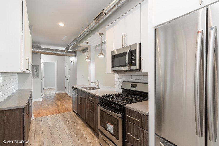 641 East 49th Street, Unit 3 Chicago, IL 60615 - Photo 3 of 6