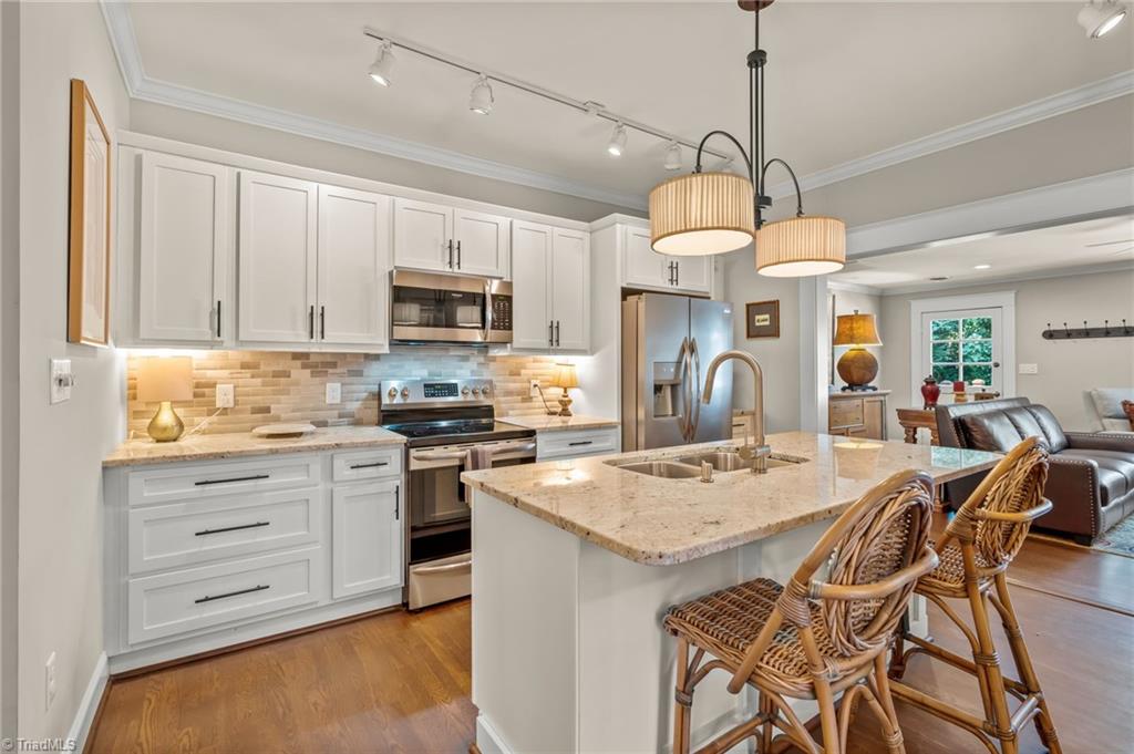 614 Colonial Drive High Point, NC 27262 - Photo 15 of 41 Gallery Image 15