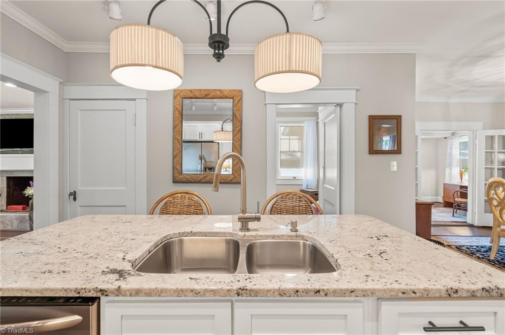 614 Colonial Drive High Point, NC 27262 - Photo 18 of 41 Gallery Image 18