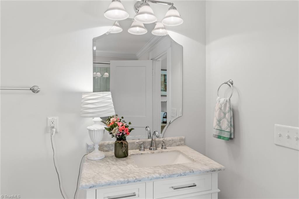 614 Colonial Drive High Point, NC 27262 - Photo 28 of 41 Gallery Image 28