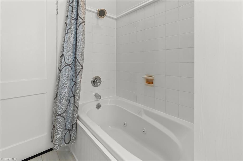614 Colonial Drive High Point, NC 27262 - Photo 34 of 41 Gallery Image 34
