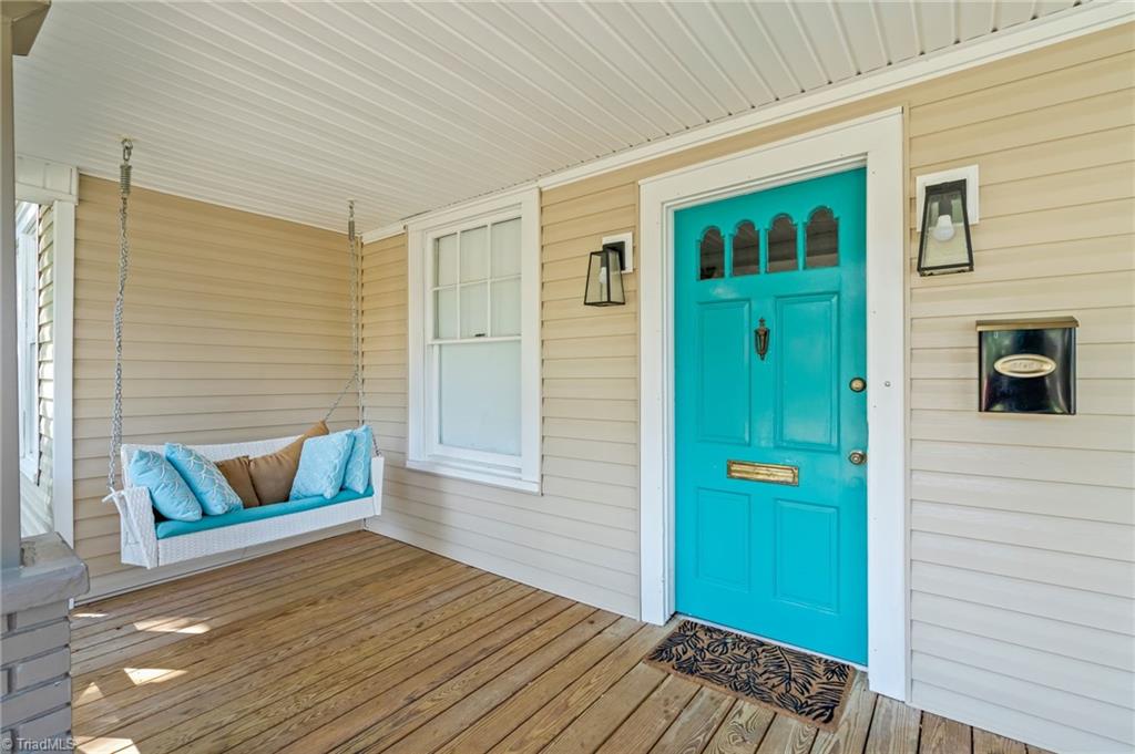 614 Colonial Drive High Point, NC 27262 - Photo 4 of 41 Gallery Image 4
