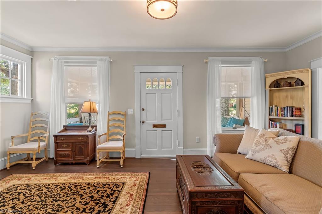 614 Colonial Drive High Point, NC 27262 - Photo 5 of 41 Gallery Image 5