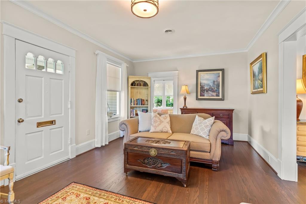 614 Colonial Drive High Point, NC 27262 - Photo 9 of 41 Gallery Image 9