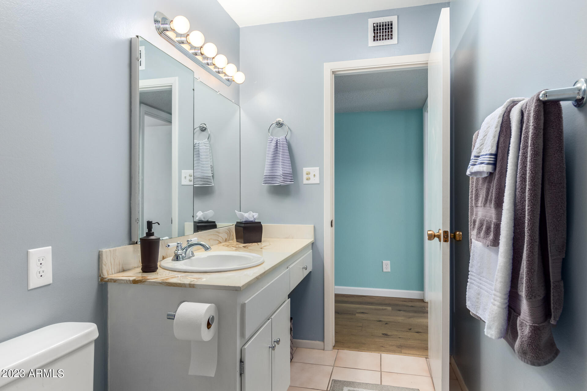 7619 East Chaparral Road Scottsdale, AZ 85250 - Photo 20 of 46 Hall Bath
