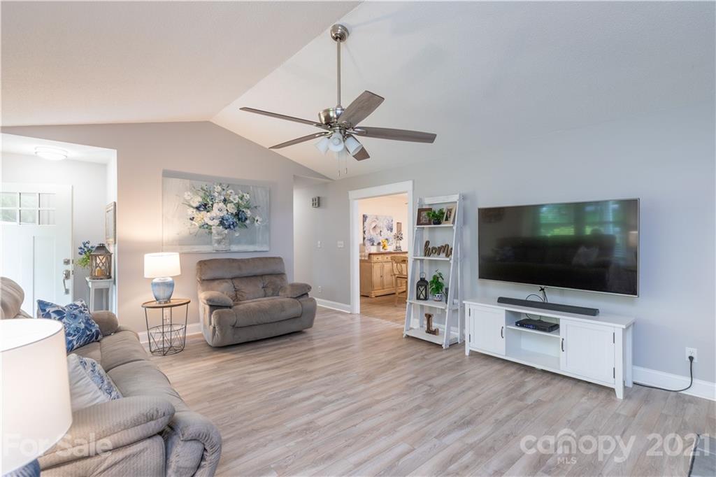 487 Plantation Road Rock Hill, SC 29732 - Photo 8 of 34 Gallery Image 8