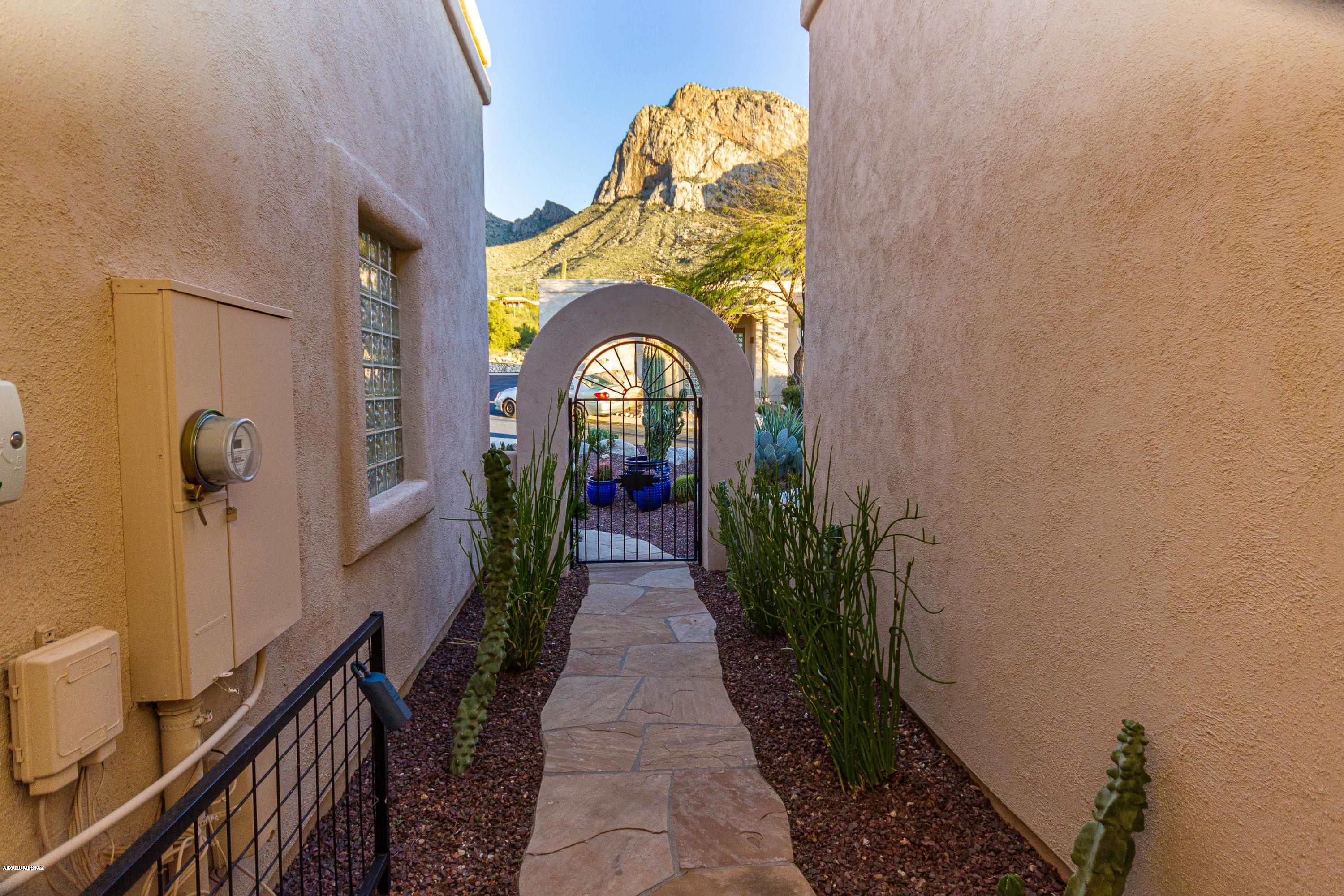 9830 North Ridge Shadow Place Tucson, AZ 85704 - Photo 6 of 50