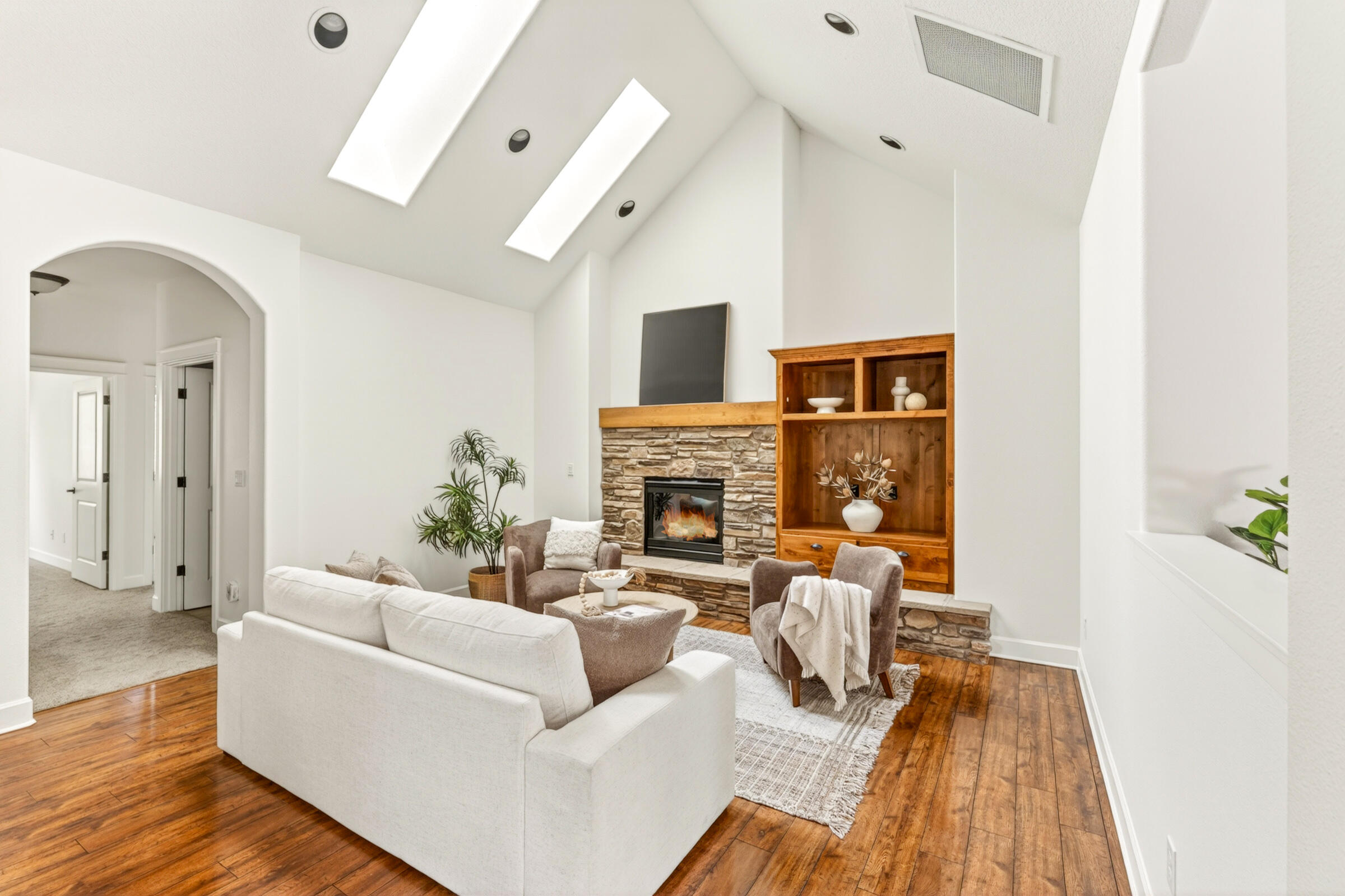 60275 Addie Triplett Loop Bend, OR 97702 - Photo 10 of 34 Family Room