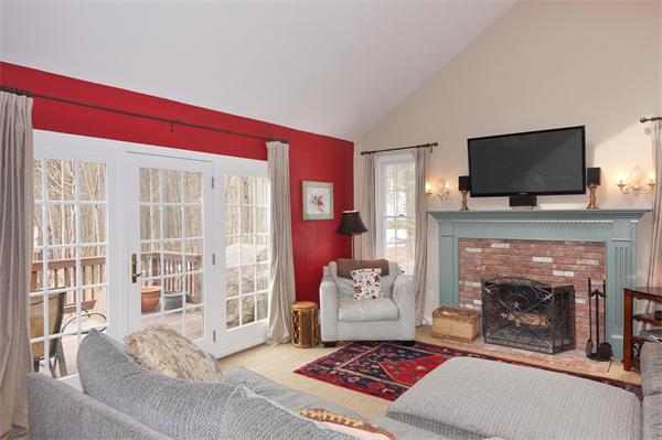 47 Smith Road Northborough, MA 01532 - Photo 3 of 30 Gallery Image 3