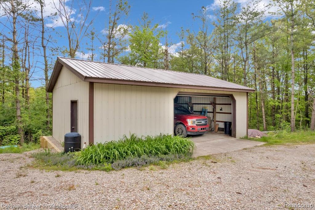 1361 Higley Road Lapeer, MI 48446 - Photo 6 of 33