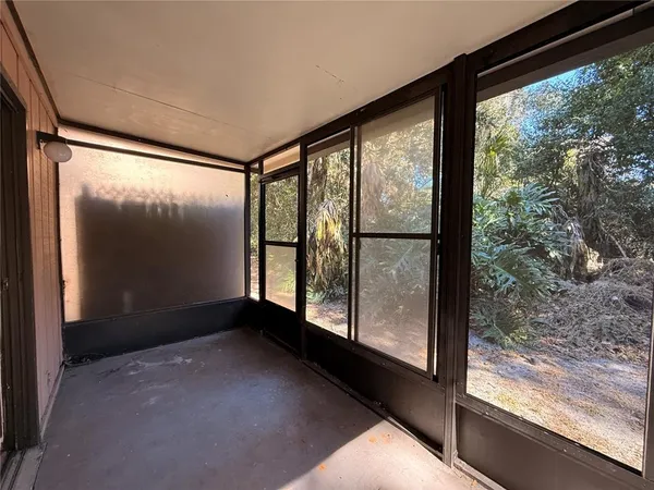a view of empty room with window