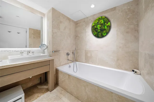 $29,500 | Mid Beach, Miami Beach, FL 33139