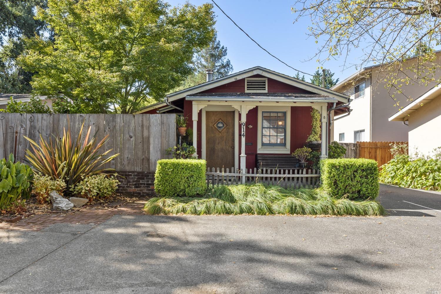 914 Beaver Lane Santa Rosa, CA 95404 - Photo 1 of 1 Gallery Image 1