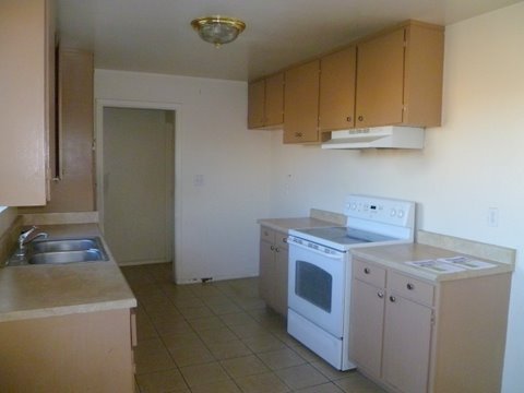 2610 West Lamar Road Phoenix, AZ 85017 - Photo 3 of 8 3