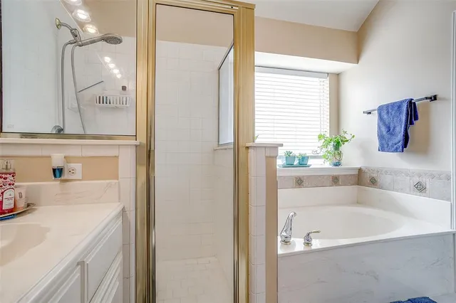 $393,000 | 435 Arbor Lawn Drive, Burleson, TX 76028