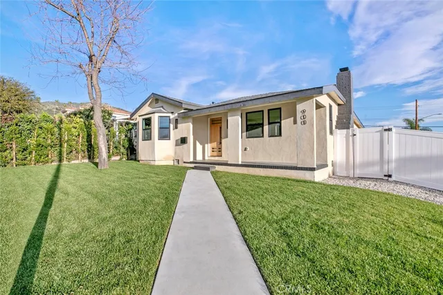 $1,699,000 | 900 East Palm Avenue, Burbank, CA 91501