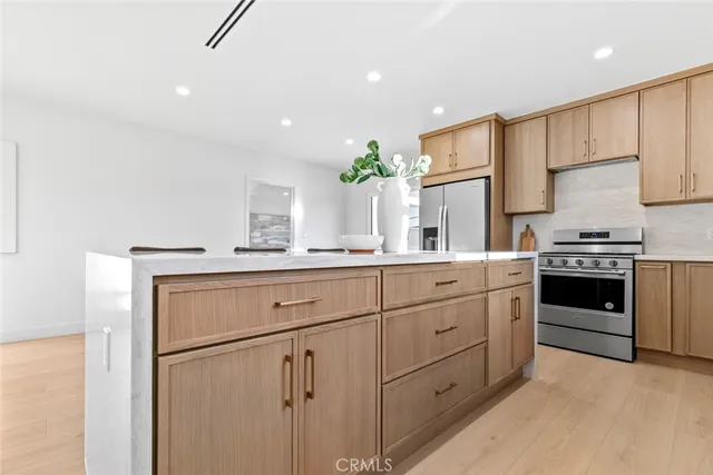 $1,699,000 | 900 East Palm Avenue, Burbank, CA 91501