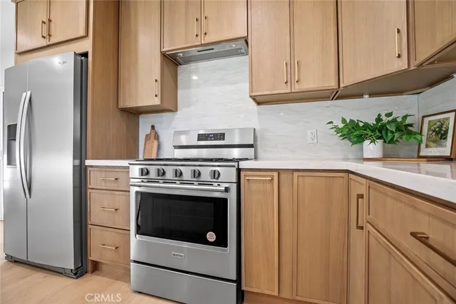 $1,699,000 | 900 East Palm Avenue, Burbank, CA 91501