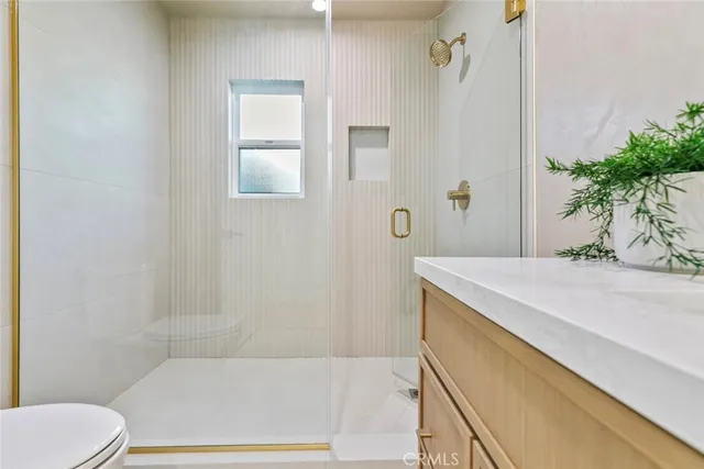 $1,699,000 | 900 East Palm Avenue, Burbank, CA 91501